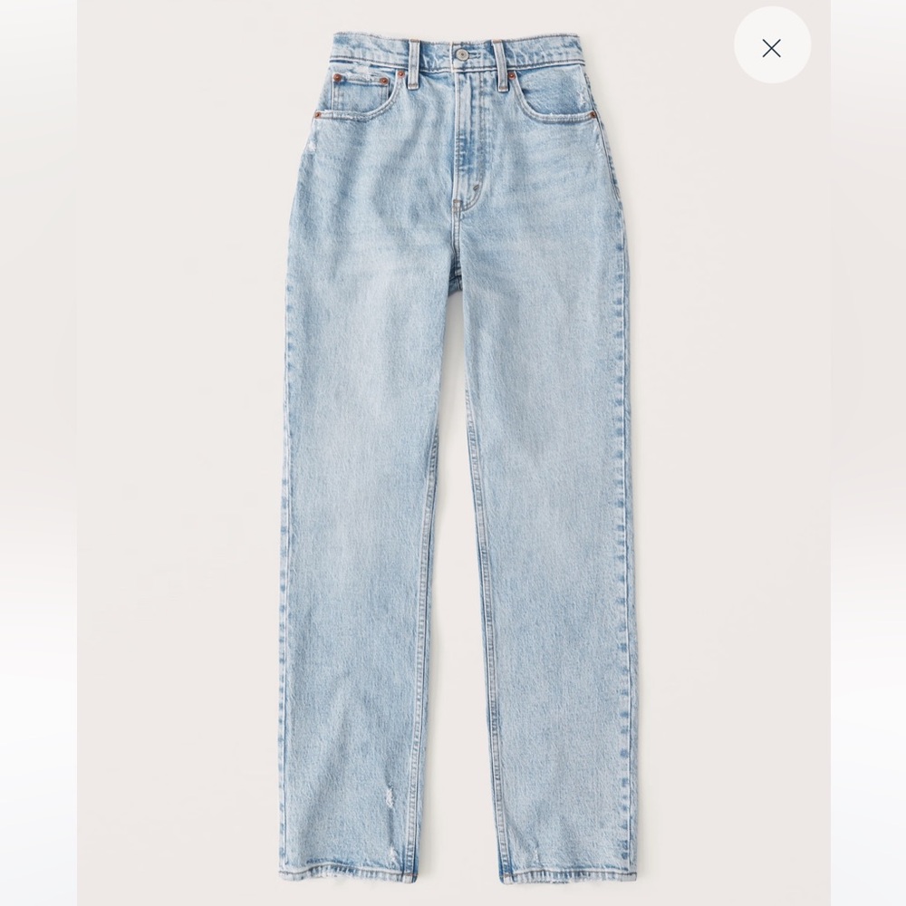 Abercrombie & Fitch Ultra High Rise 90s Straight Jean in Light Wash